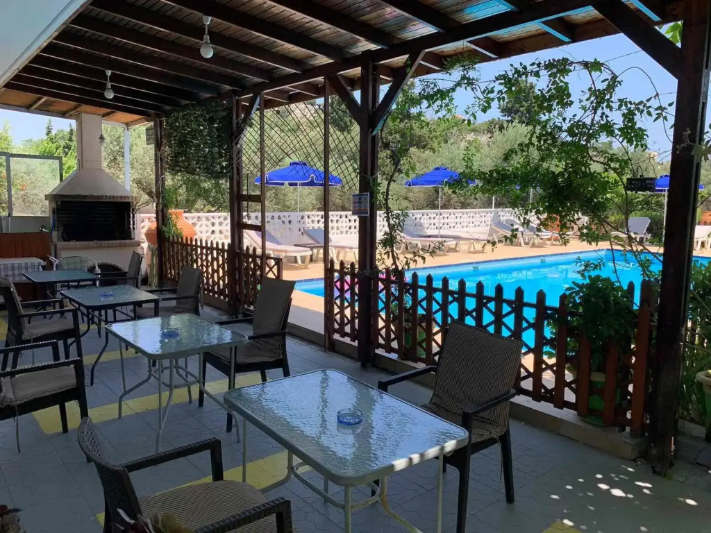 Varelis Family Hotel