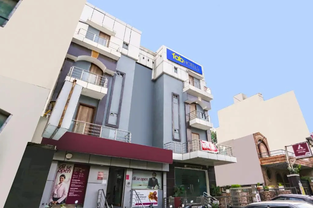 FabHotel Royal Touch - Patel Nagar