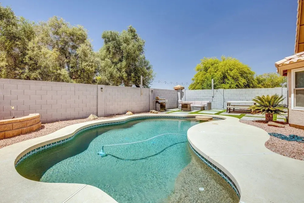 Fenced-in Pool & Patio: Gilbert Home!