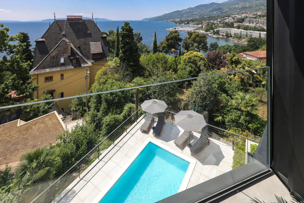 Luxury twin apartments Opatija