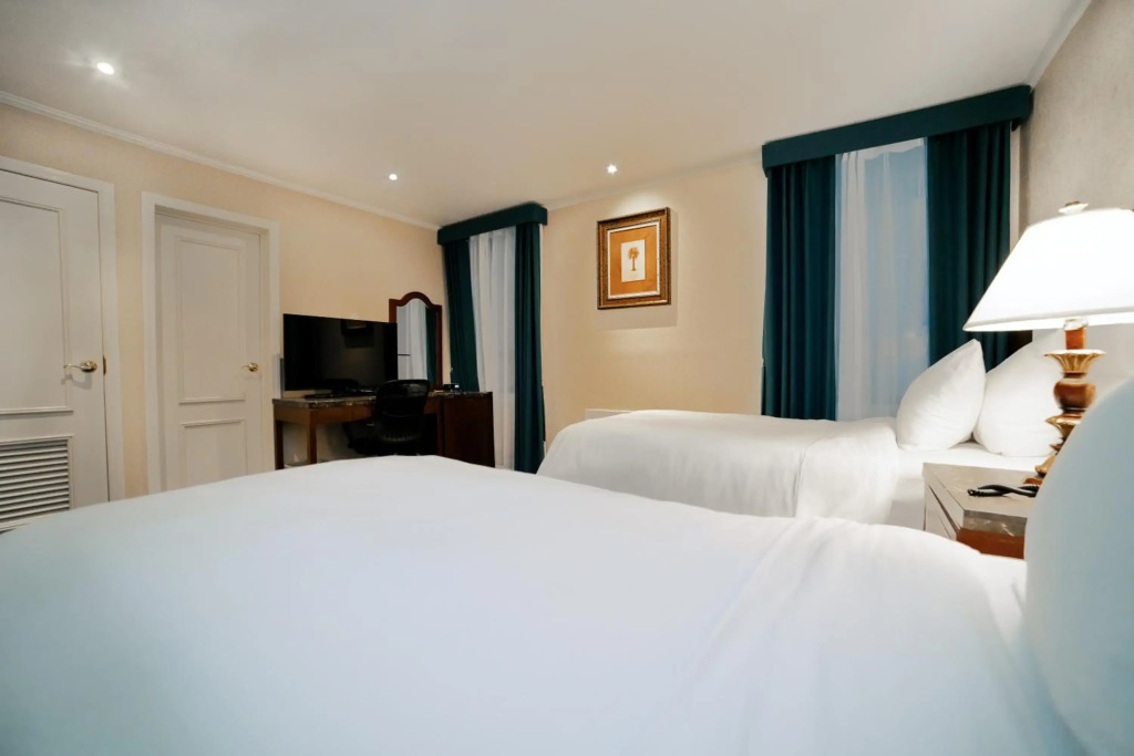 Hotel Stanford