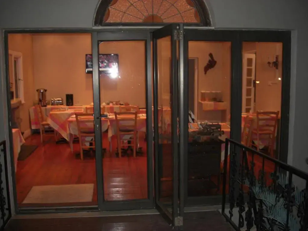 The Deck on Manning