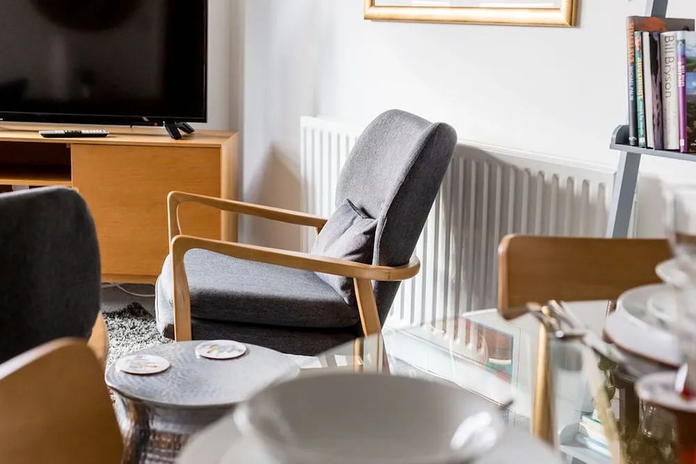 Sunnyside - Stylish Apartment Moments from Poole Quay