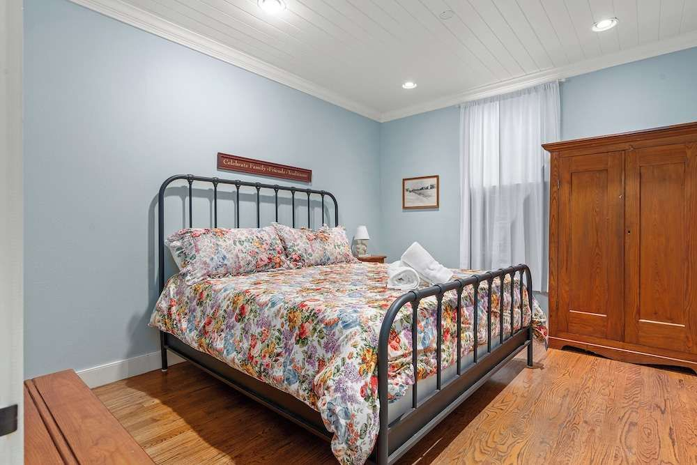 The Painted Lady Estate