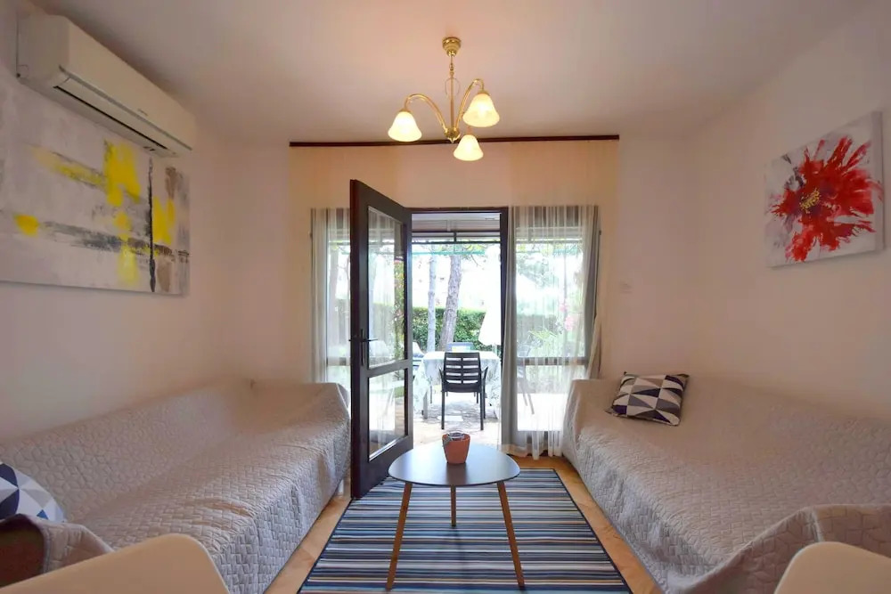 Apartments Ivka-Rozalija near Beach