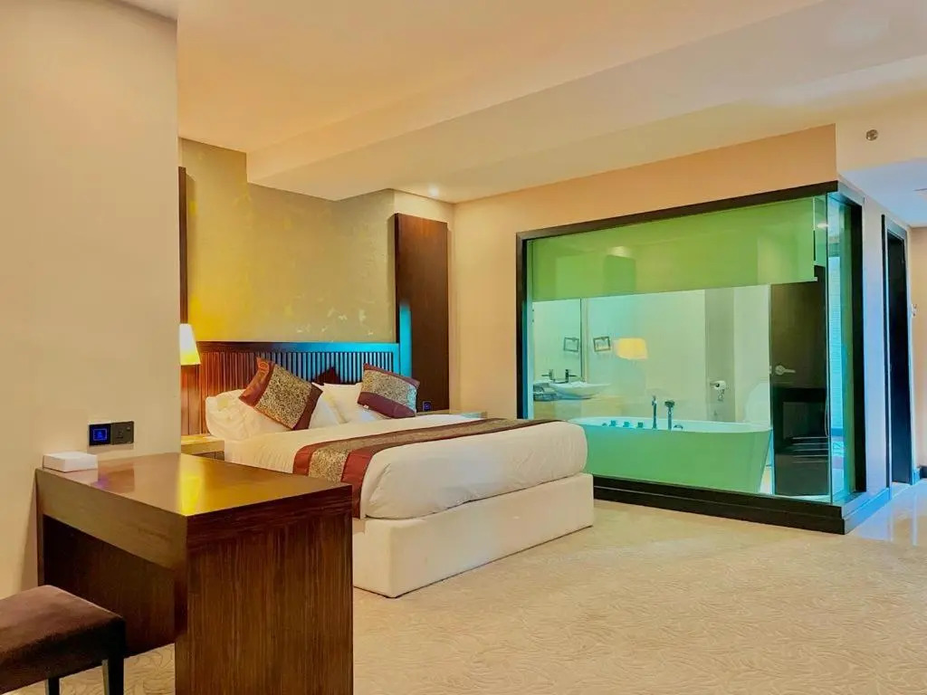 Royale Signature Hotel