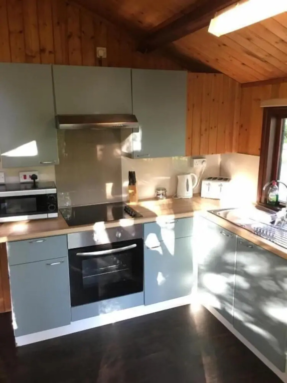 Snowdrop 9 Hot Tub-Woodlandlodges-Pembrokeshire