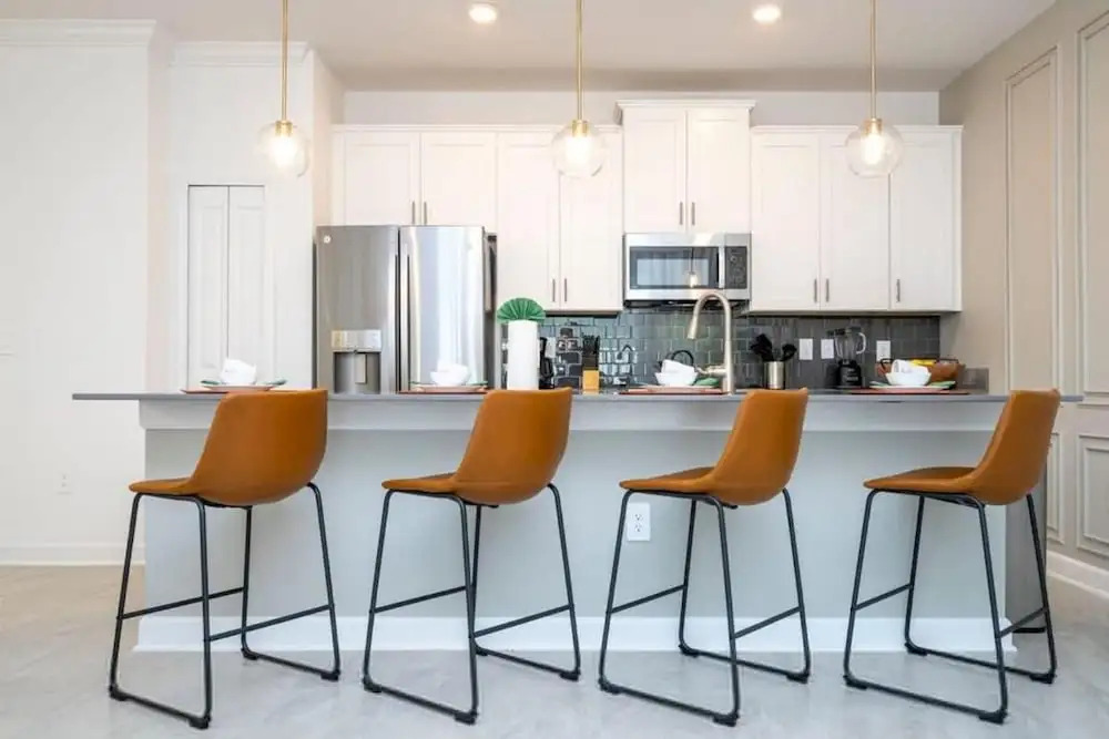 2557 Awesome 4BD Townhouse Located at Storey Lake