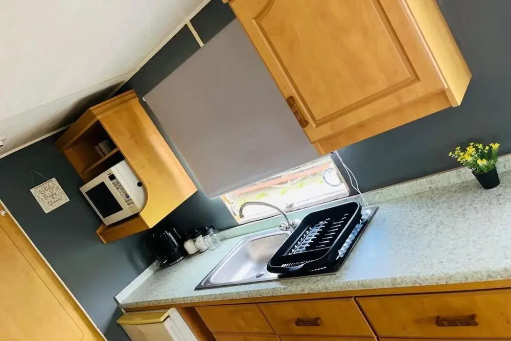 4-bed Seaside Caravan Free Wifi Pet Frie