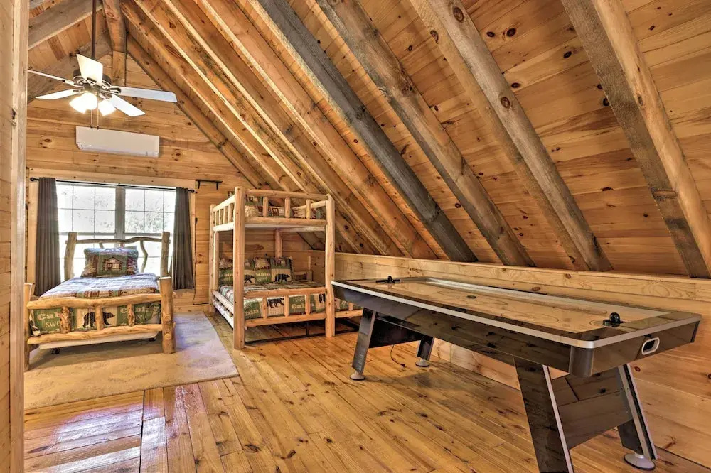 1 Mi to Dtwn Gatlinburg: Cabin w/ Game Room