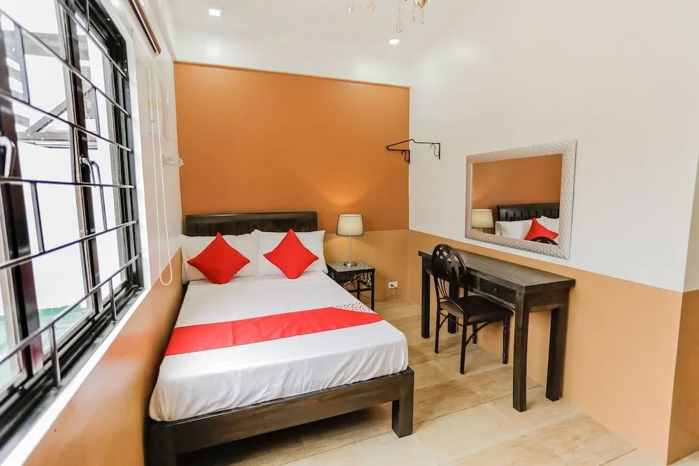 OYO 447 Jill's Residences