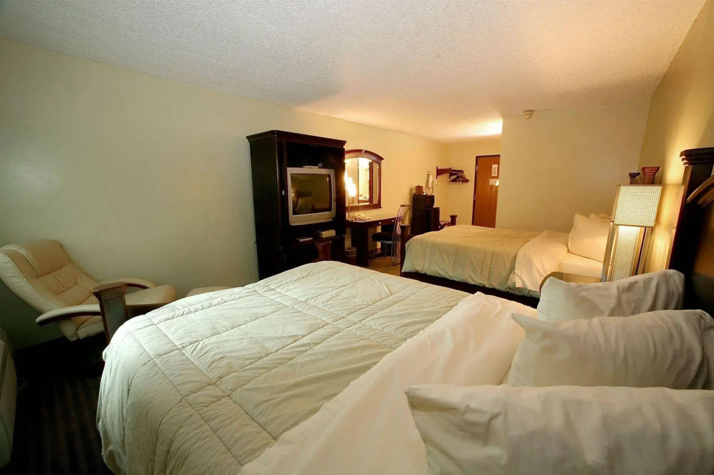 Marvin's Garden Inn