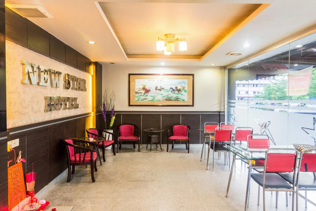 OYO 1635 New Star Hotel