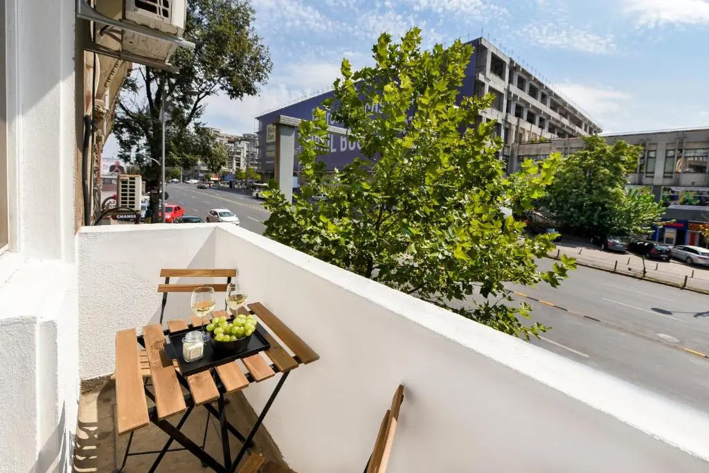 THE INDUSTRIAL. Huge Unirii Square Apartment