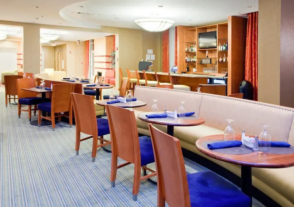 Delta Hotels by Marriott Colonial Heights