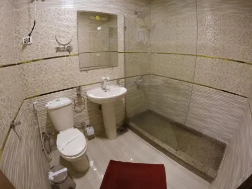 City Hotel