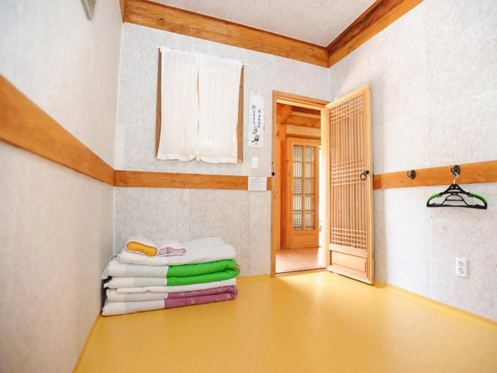 Happiness Full Hanok Guesthouse