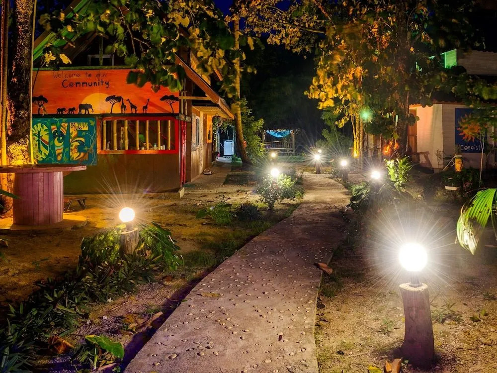 Wild Flower Hostel Koh Lanta