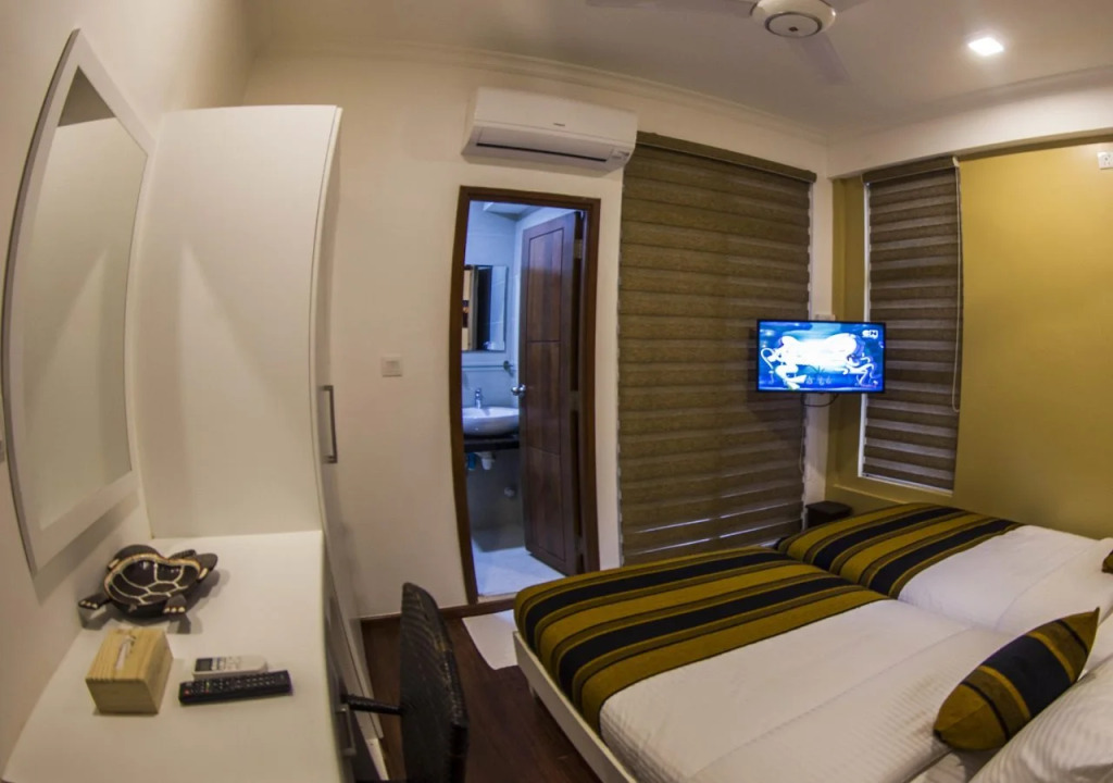 Sunny Suites