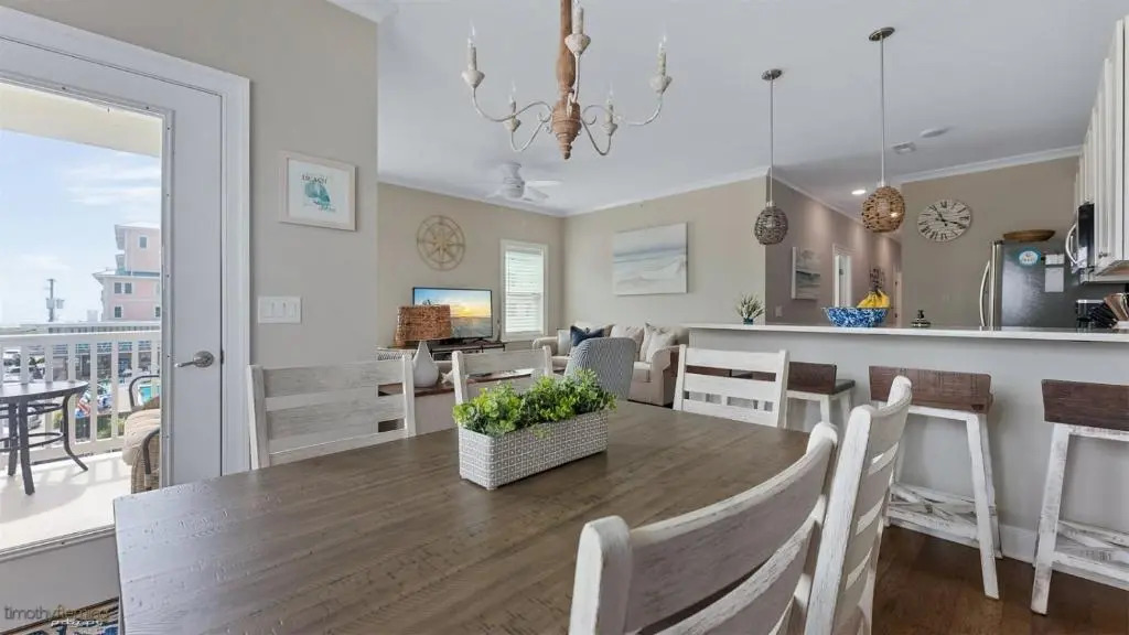 Residence 201N At The Sandcastle Condominiums