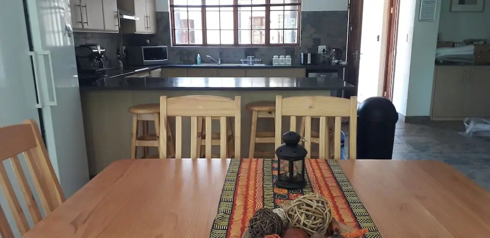 Lovely holiday home for a large family or friends bordering Kruger National Park