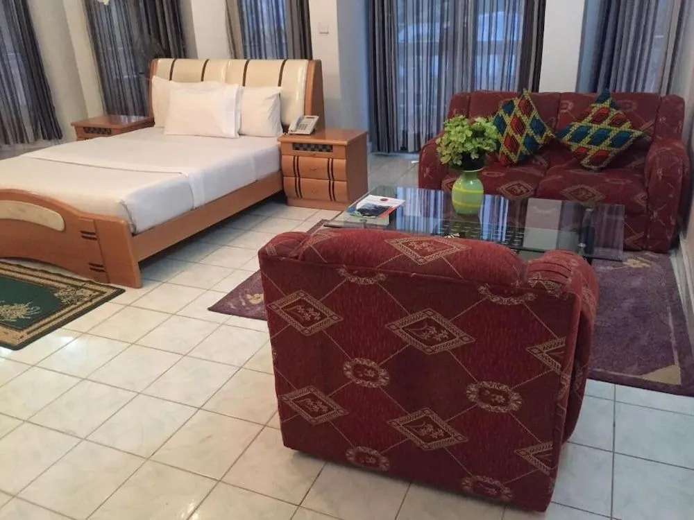 Romalo Hotel & Apartments