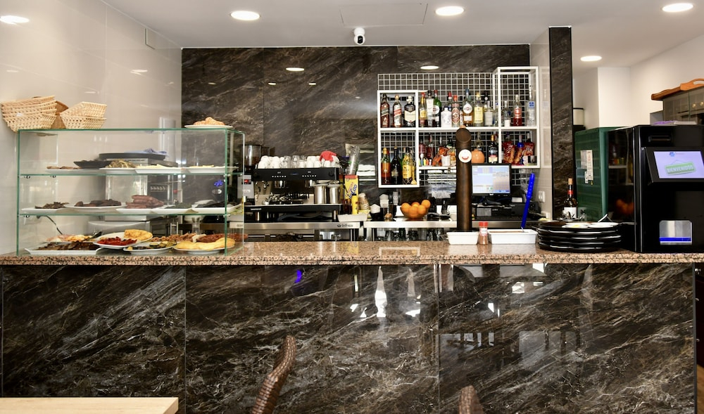 Hostal GARDEN ROUS