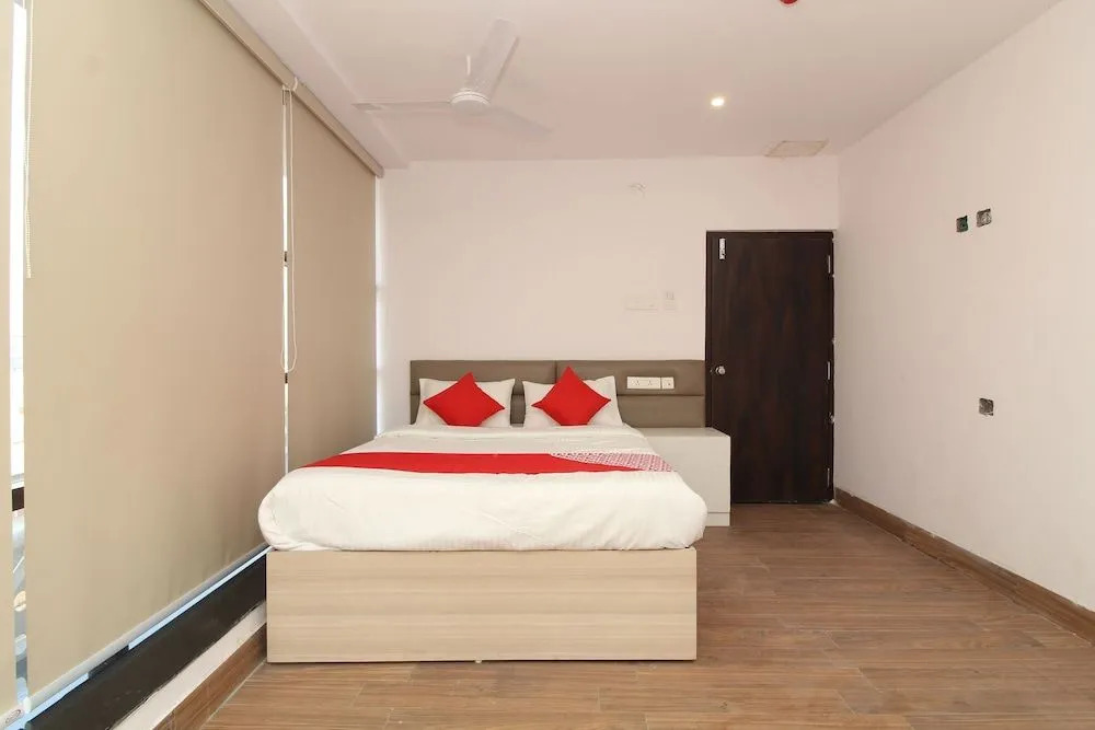 Oyo 35362 My Place S R Nagar
