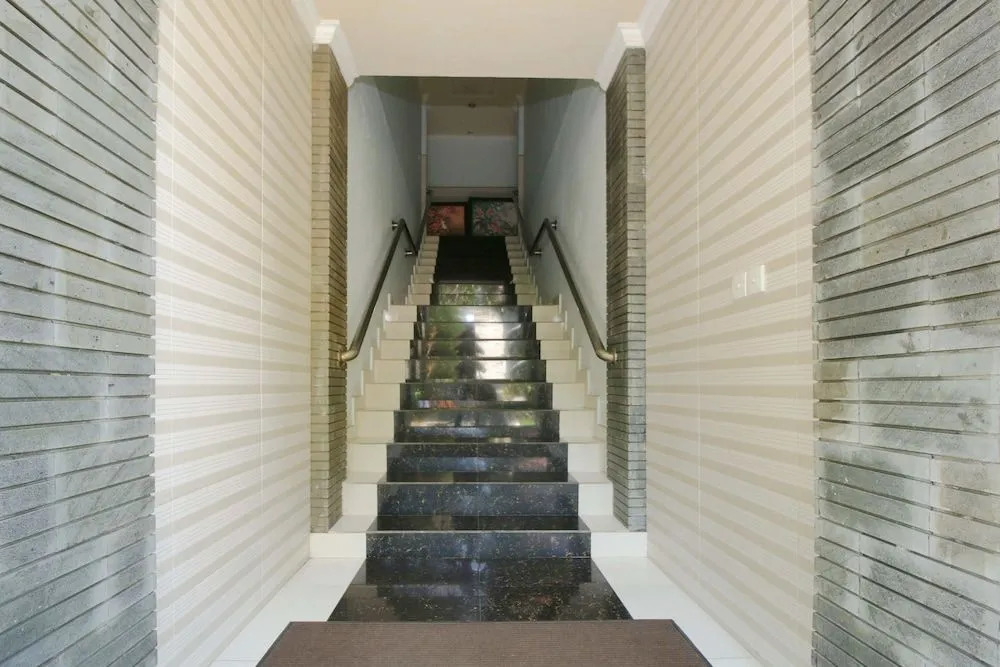Airy Raya Legian 120 Kuta Bali