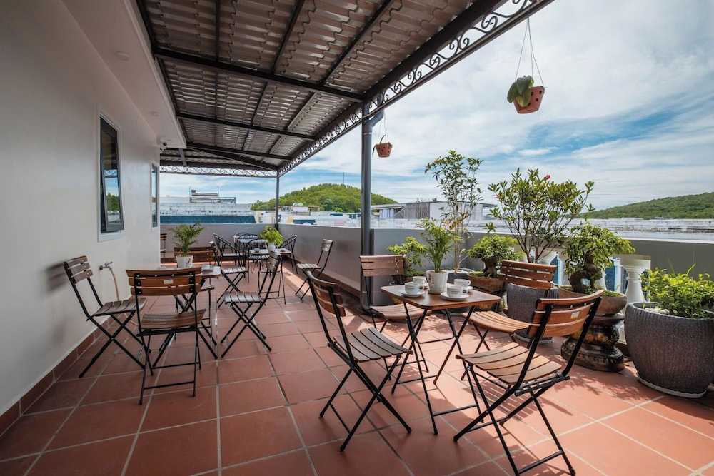 Alba Sand Hotel & Spa Phú Quốc