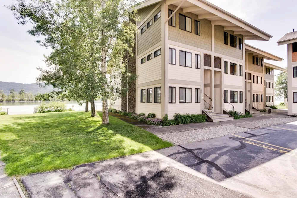 Condos at Sandpoint