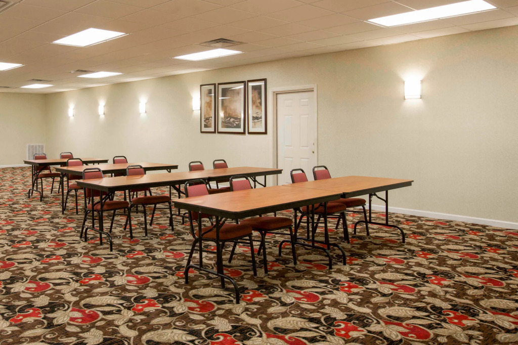 Quality Inn & Suites near Lake Eufaula