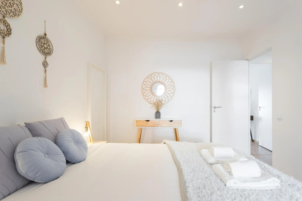 Rato Cozy 3BR w/balcony - by LU Holidays