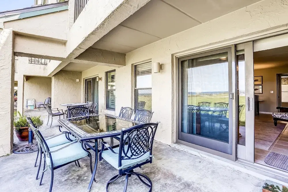Sailmaker 203 Lovely 2BR Oceanfront Patio Pool