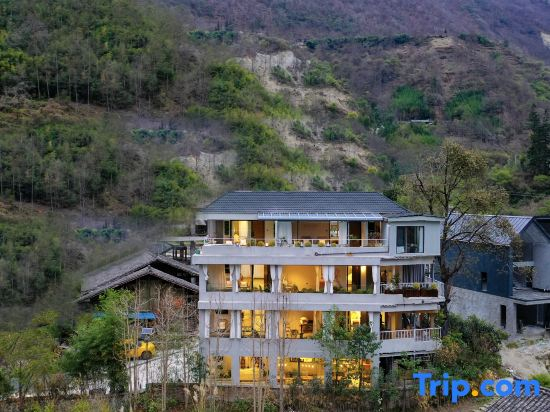 No. 20, Group 1, Baiyangping Village, Moxi Town, Luding County