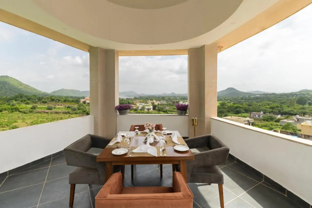 Traavista Aravali Mahal