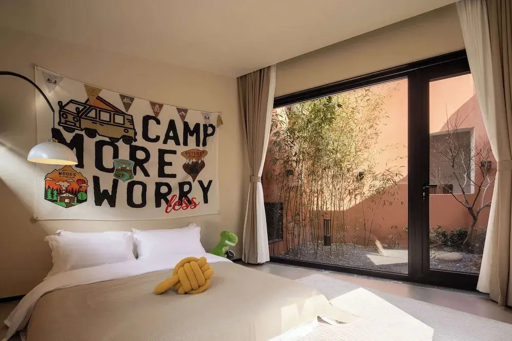 Moya Resort Hotel-Near Laoshan Scenic Area,Free Private Beachcombing, Free DIY Experience, 3 Free Photographers Photos, Paid provision Featured Seafood
