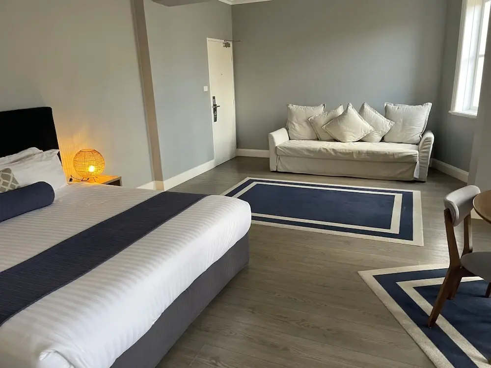 Seabreeze Hotel