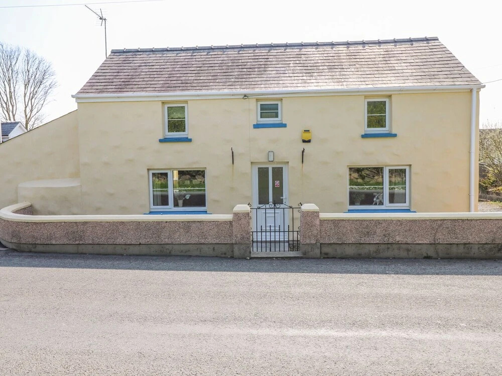 Vineyard Vale 8