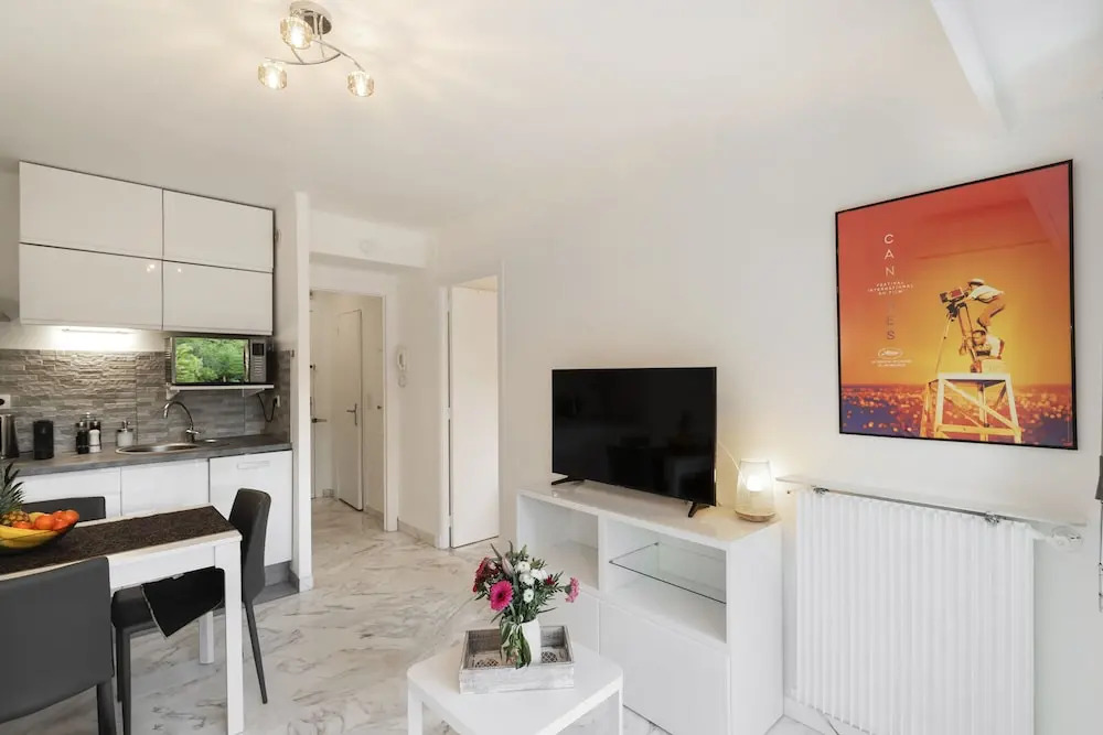Appartement 2 pièces au calme proche Martinez avec parking privé