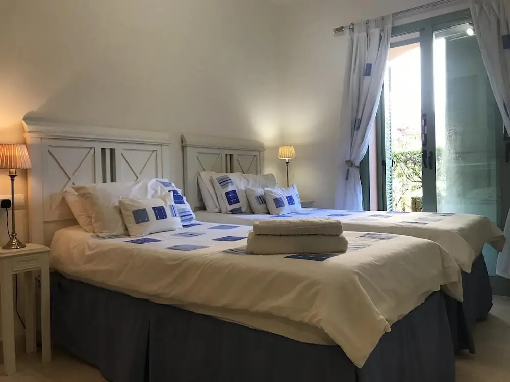 Apartment with Sea Views and Own Garden