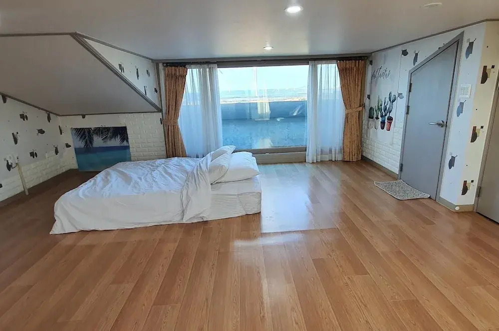 Jeju BasaFan Spa Pension