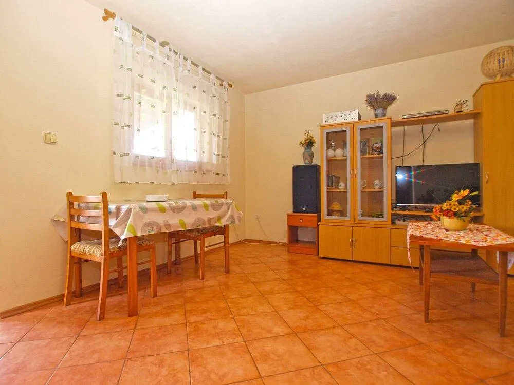 Apartment 1573