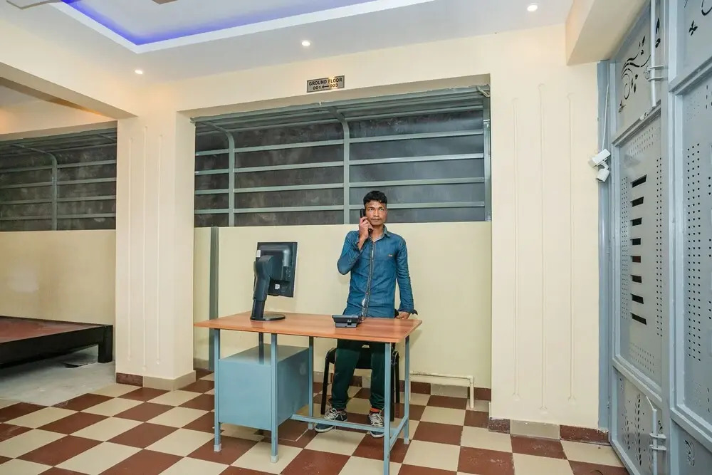 Oyo 28119 Omkar Global Inn