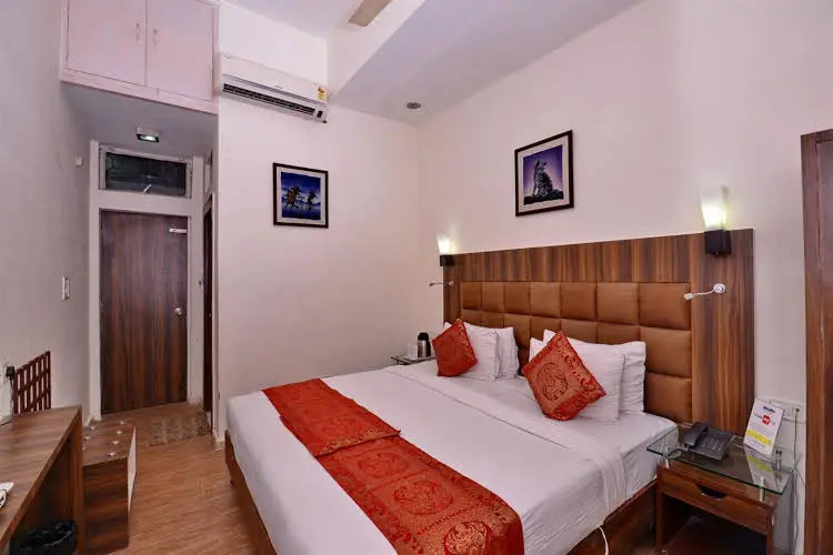 Dolphinn Agra