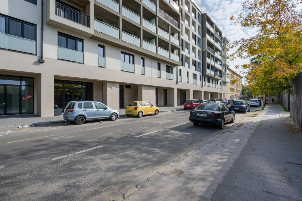 WestSide River Apartment