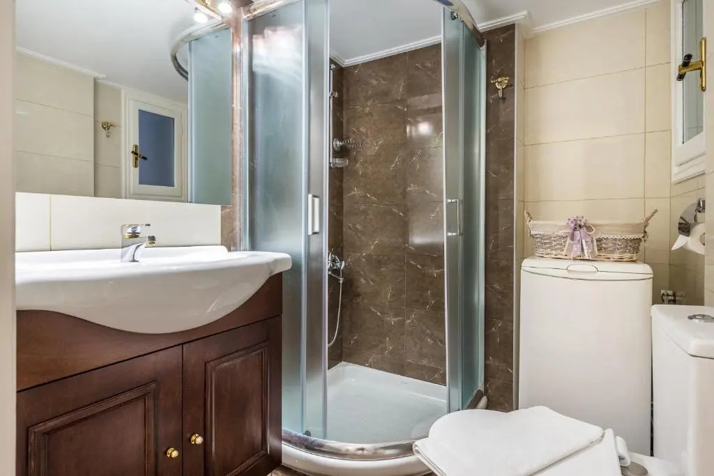 Chic flat in Kolonaki next to American Embassy