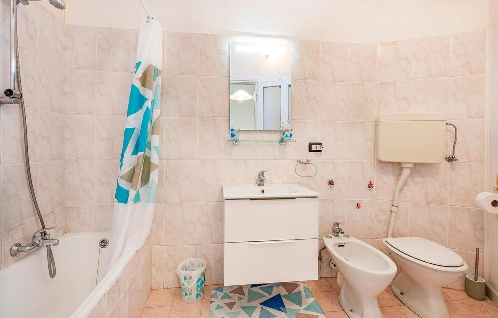 Stunning Apartment in Camporosso With 2 Bedrooms and Wifi