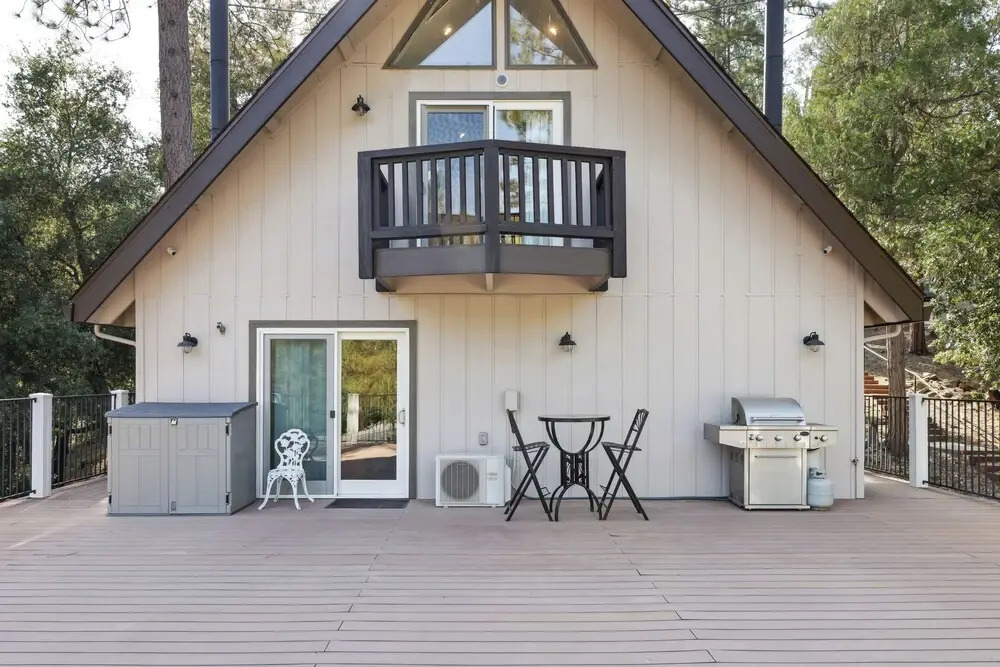 Spacious Pine Mountain Lake Cabin Rental w/ Decks
