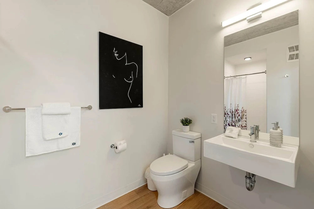3BD Condo in Printer s Row for Monthly Stays